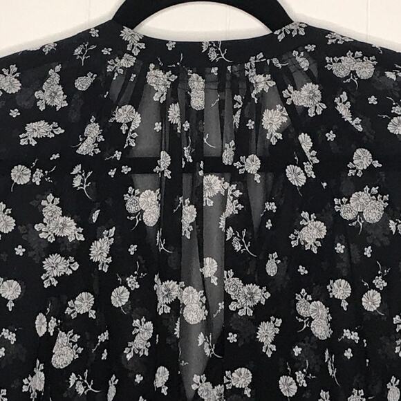 Vince “Calico” Size XS Floral Shirred 100% Silk Blouse Quiet Luxury Romantic - Picture 7 of 16